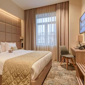 Hotel Glory Suites Near Delhi Internationl Airport